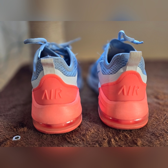 Nike Air Max Motion 2 AluminumLava Running Shoes, 7.5 - Picture 5 of 10